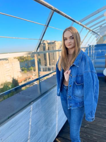 Пневська Аліна